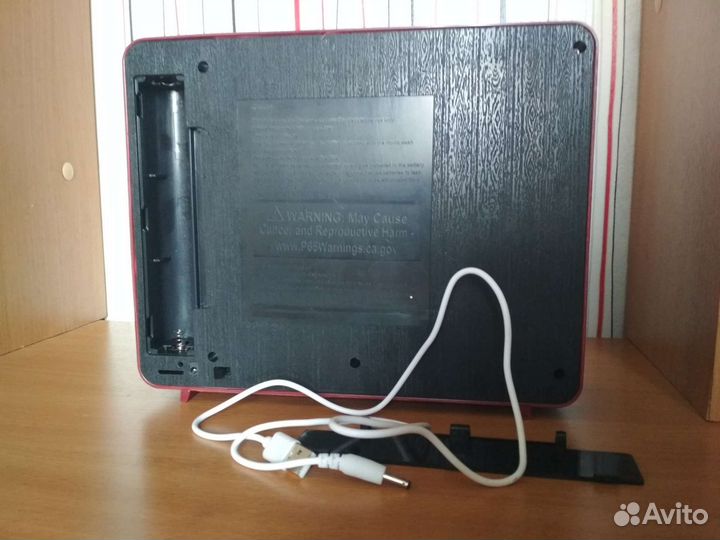 Новогодний подарок (игрушечный телевизор)