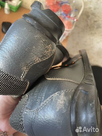 Лыжные ботинки