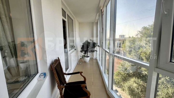 2-к. квартира, 77 м², 6/9 эт.