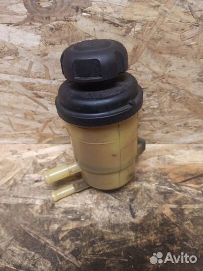 Бачок гур Hyundai Tucson 1