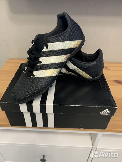 Футбольные бутсы