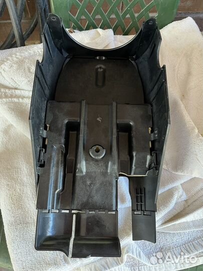 Подрулевой кожух Ауди а4 а5 2007-2012