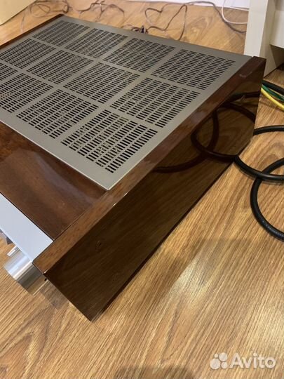 Устлитель Yamaha A1000