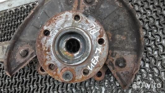 Ступица передняя левая volkswagen touareg 7L (UEA0