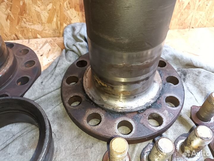 Цапфа маз заднего моста шлиц L48мм оао маз