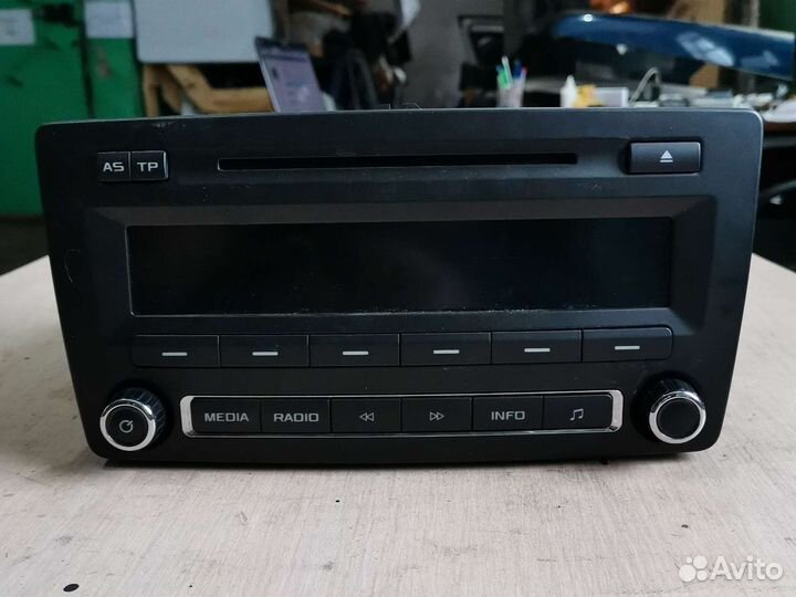 Магнитола штатная Skoda Yeti