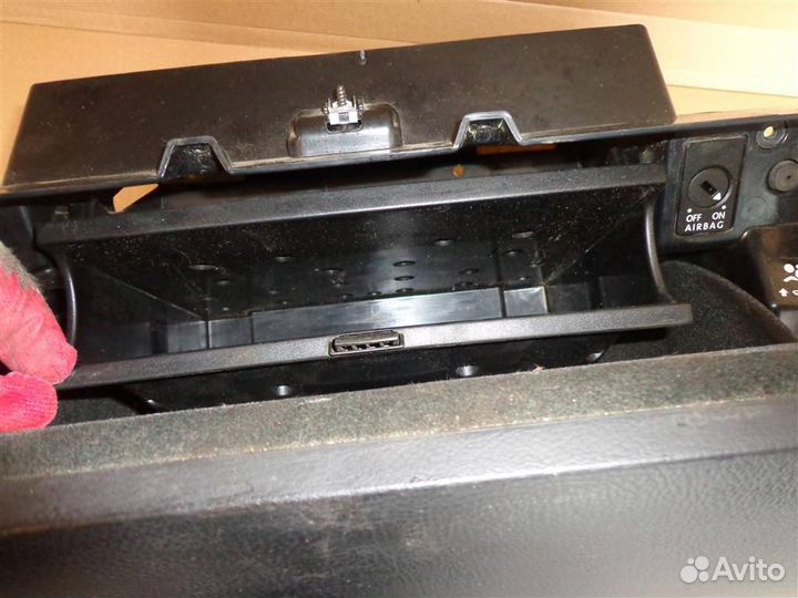 Бардачок VW Passat B6