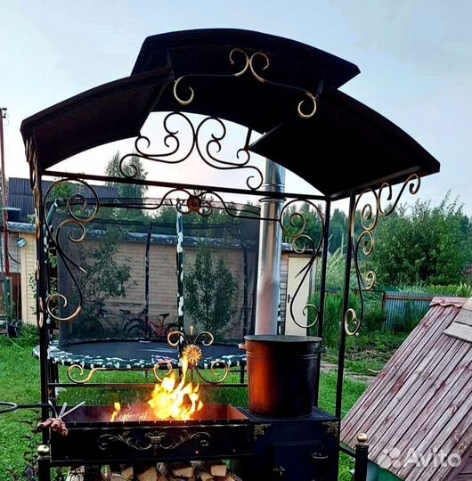 Мангал с крышей
