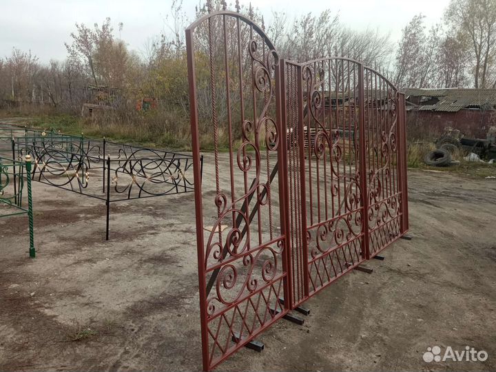 Кованые ворота и калитка