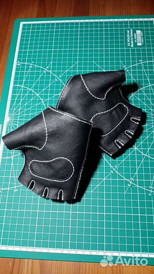 Кожаные перчатки ручной работы