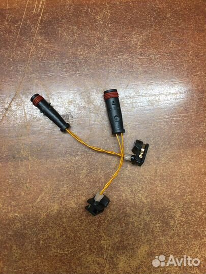 Датчики износа колодок Mercedes Benz Vito / Viano