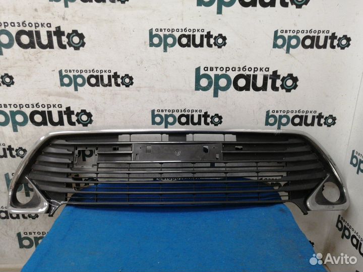 Решетка переднего бампера 53112-33160 Toyota Camry