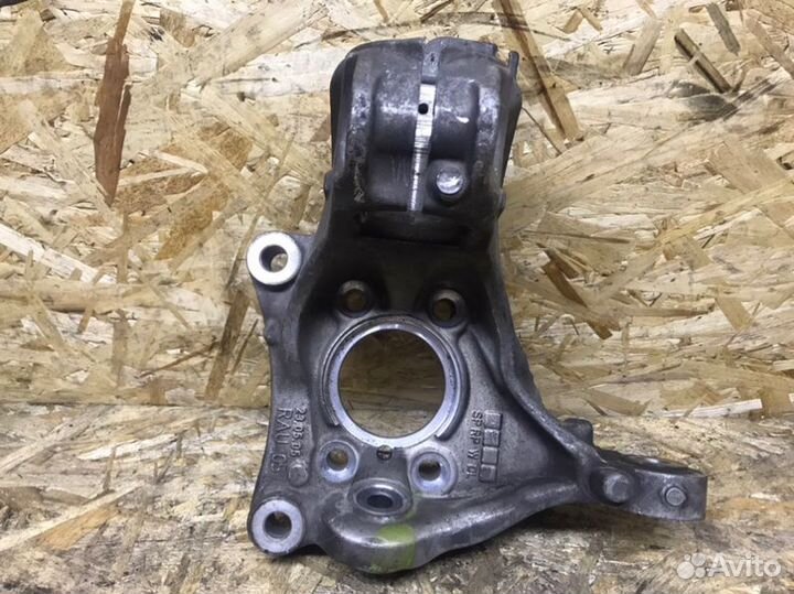 Кулак поворотный передний правый Volkswagen Passat