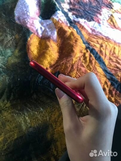 Телефон iPhone se 2020