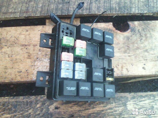 Блок предохранителей Додж Интрепид