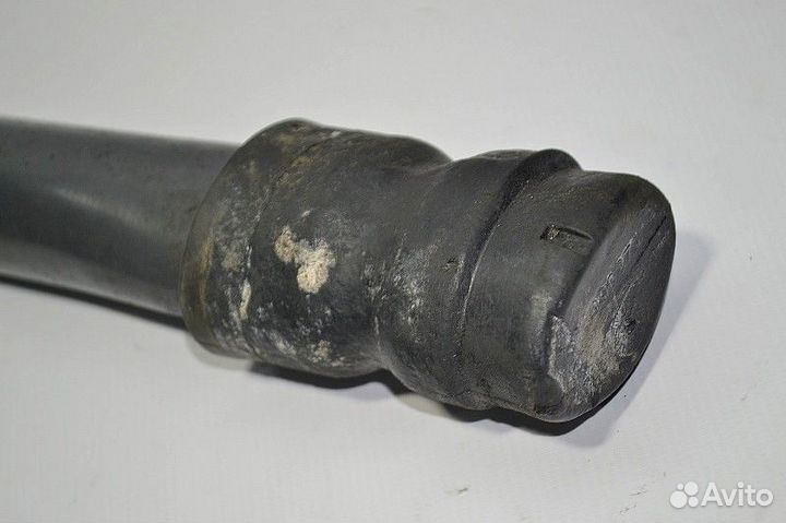 Кронштейн крыла ведущего моста, передний правый vo