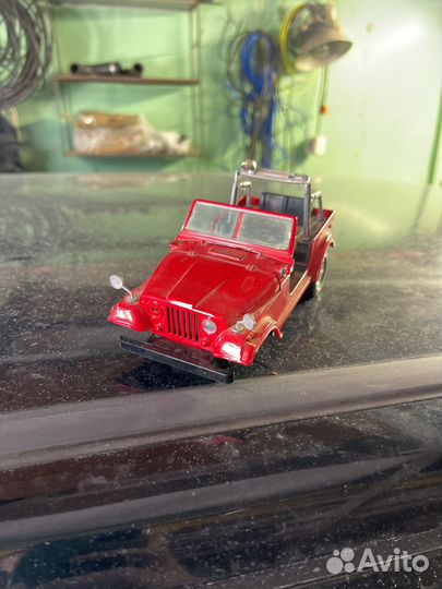 Jeep cj7 1/24 burago italy