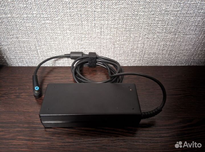 Блок питания/зарядка для ноутбука