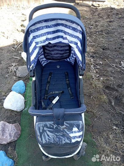 Прогулочная коляска