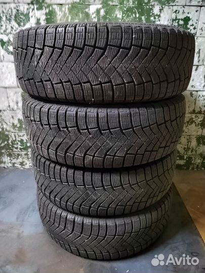 Pirelli Ice Zero 215/65 R17 103T