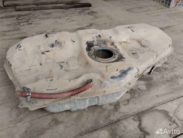 Продам топливный бак Toyota Corolla Fielder 2001 г