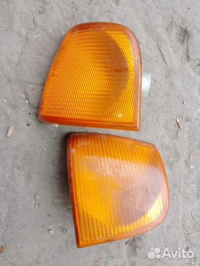 Поворотники Audi 100 c3