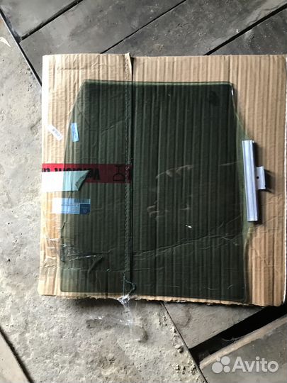 Стекло Зад правое w210 Mercedes