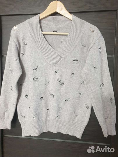 Свитер женский