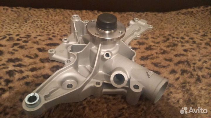 Водяная помпа на мерседес