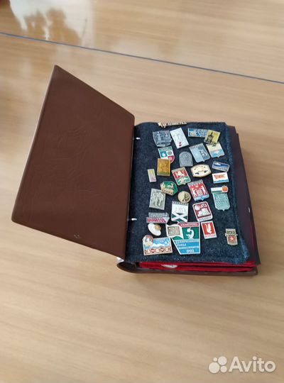 Альбом со значками времён СССР 4 листа