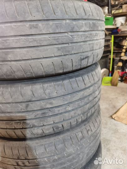 Kumho 722 225/60 R17 98H