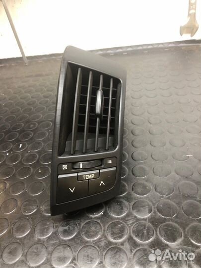 Дефлектор воздушный правый Toyota Land Cruiser 200