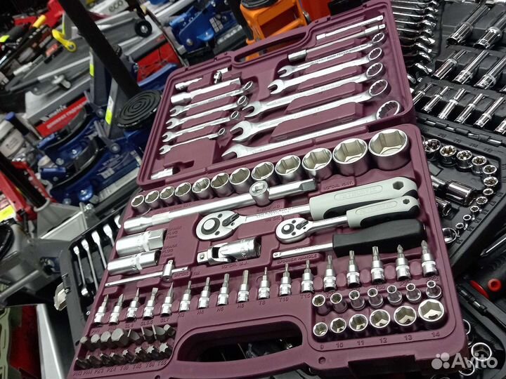 Набор инструментов Thorvik 82