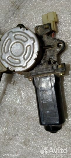 Стеклоподъемник задний левый Mitsubishi Montero