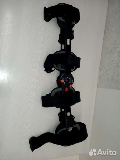 Ортез на коленный сустав,брейз