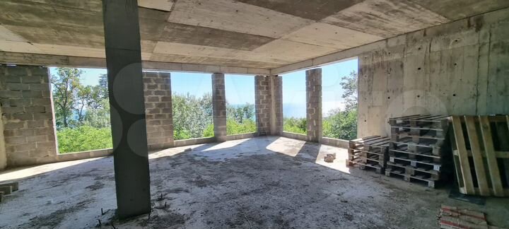 Дом 1500 м² на участке 26 сот.