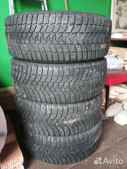 Michelin X-Ice North 3 215/55 R16 93