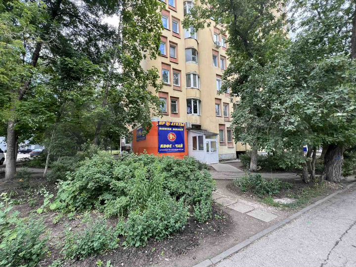 Торговая площадь 57 м² на 1-ой линии с 2-мя входам