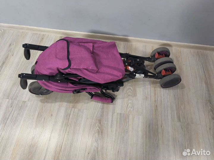 Прогулочная коляска трость