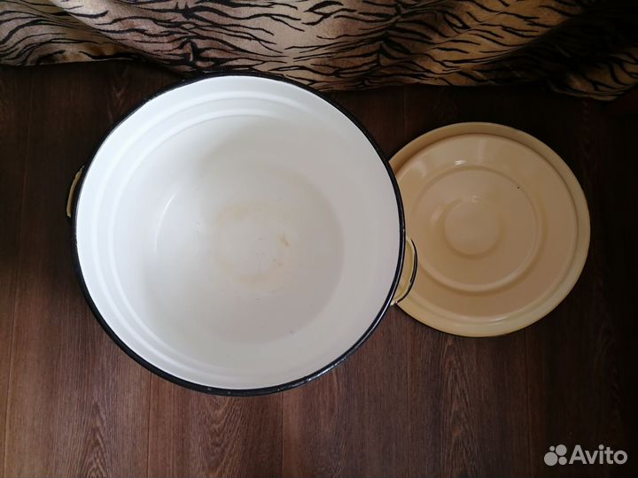 Кастрюля эмалированная 20л