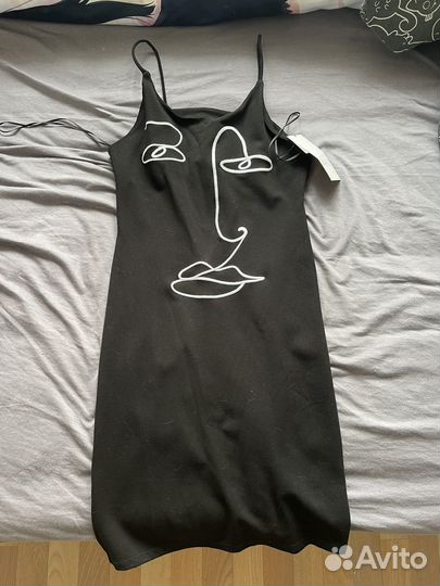 Платье черное на бретельках maag