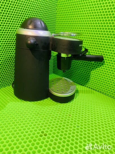 Кофеварка рожковая redmond RCM-1502