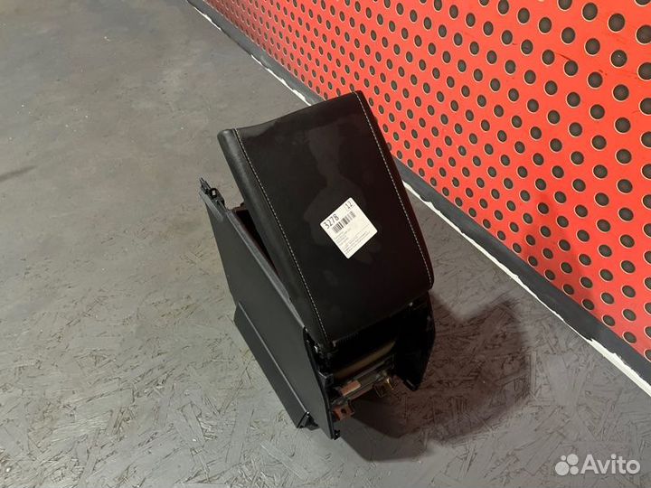 Подлокотник Lexus Rx 4 450Н 2021