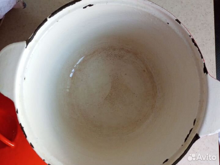 Кастрюля чугунная эмалированная СССР