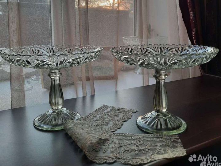 Старинное стекло ваза фруктовница на ножке