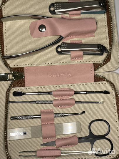 Маникюрный и педикюрный набор