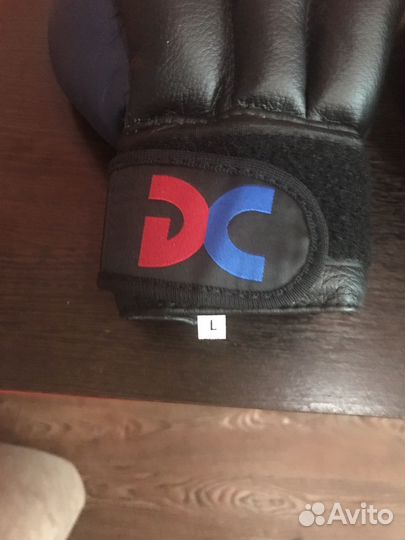 Боксерские перчатки