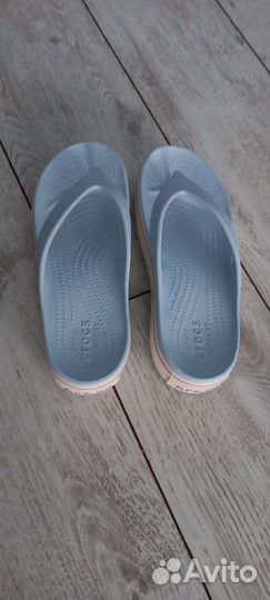 Женские шлепанцы crocs