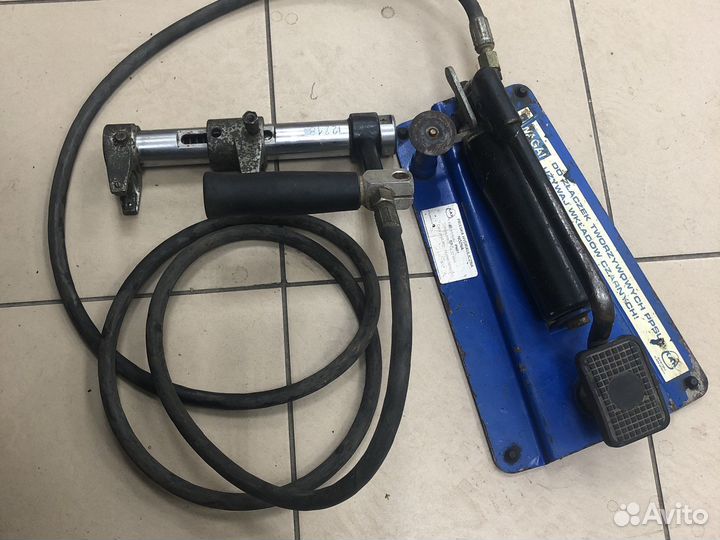 Стяжка пружин ножная