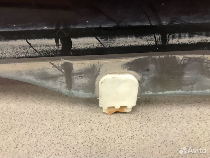 Lancer X Стекло двери заднее левое б/у